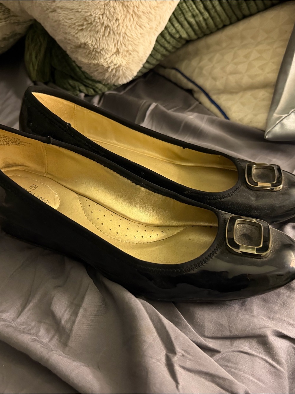 Bandolino Black Patent Ballet Flats with Buckle Accent - Women Sz 10 b flexible